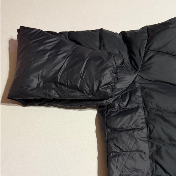 Columbia Black Jacket with Shimmering Gold Interior - Picture 6 of 8